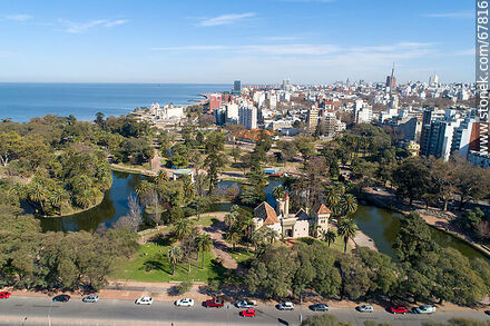 Aerial view of Rodó Park, the city and the Río de la Plata - Department of Montevideo - URUGUAY. Photo #67816