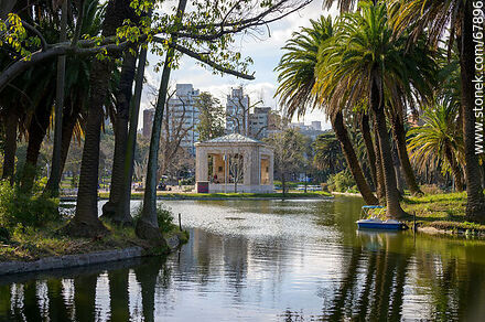 Lake of the park and its islands - Department of Montevideo - URUGUAY. Photo #67896