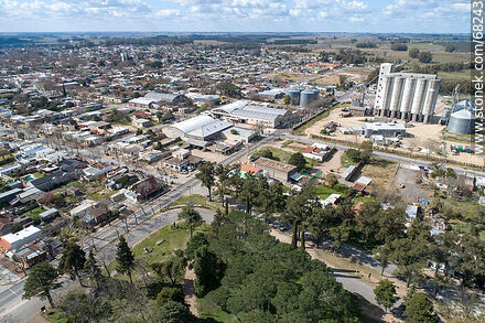 Vista aérea del parque Constitución - Departamento de Flores - URUGUAY. Foto No. 68243