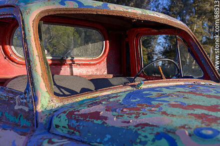 Colored car scrap - Department of Florida - URUGUAY. Photo #68513