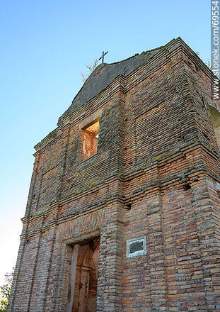 Restos de la iglesia jesuítica de la Calera de las Huérfanas - Departamento de Colonia - URUGUAY. Foto No. 69554