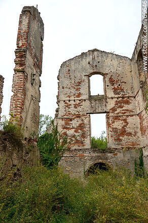 Molino Quemado. Remains of the construction - Department of Colonia - URUGUAY. Photo #69646