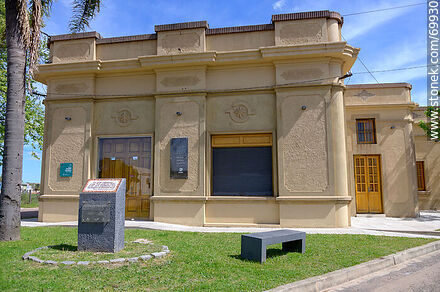Building where on July 3, 1927 women voted for the first time in South America - Durazno - URUGUAY. Photo #69930