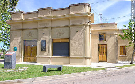 Building where on July 3, 1927 women voted for the first time in South America - Durazno - URUGUAY. Photo #69932