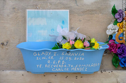 Cementerio. Nicho de Glady Saravia - Departamento de Treinta y Tres - URUGUAY. Foto No. 70038