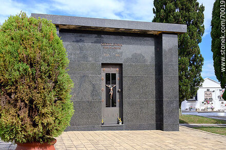 Cementerio. Cripta de Chiquito Saravia - Departamento de Treinta y Tres - URUGUAY. Foto No. 70019