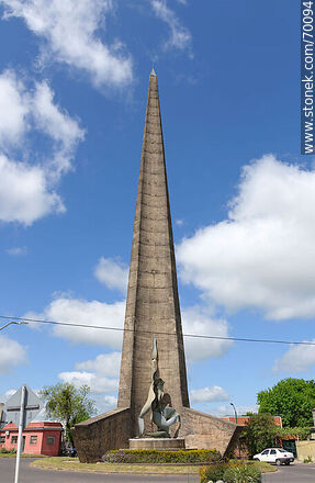 Obelisk of Treinta y Tres - Department of Treinta y Tres - URUGUAY. Photo #70094
