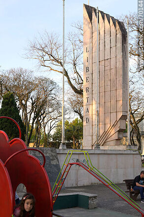 19 de Abril Square. Monument to freedom - Department of Treinta y Tres - URUGUAY. Photo #70144