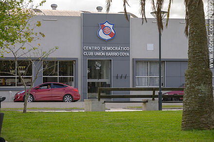 Plaza principal. Centro Democrático Club Unión Barrio Coya - Departamento de Lavalleja - URUGUAY. Foto No. 70309