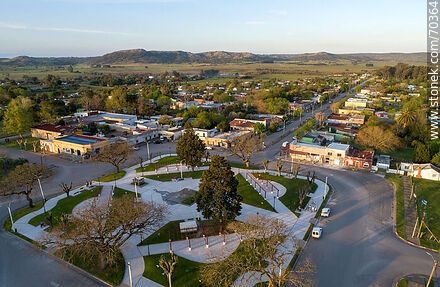Vista aérea de la plaza principal de Mariscala - Departamento de Lavalleja - URUGUAY. Foto No. 70364
