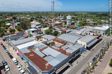 Vista aérea de una calle de Tala - Departamento de Canelones - URUGUAY. Foto No. 70406