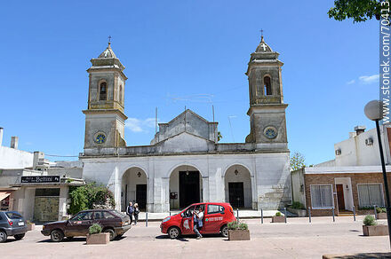 Iglesia Santísimo Salvador - Departamento de Canelones - URUGUAY. Foto No. 70413