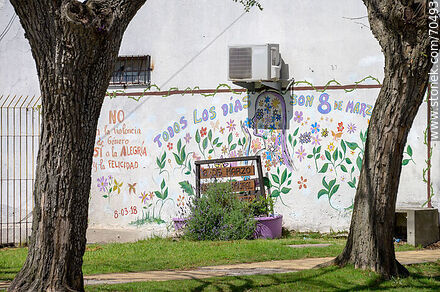 Mural en la escuela - Departamento de Canelones - URUGUAY. Foto No. 70493