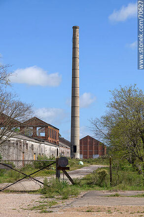 Old and abandoned sugar and beet mill of RAUSA - Department of Canelones - URUGUAY. Photo #70627