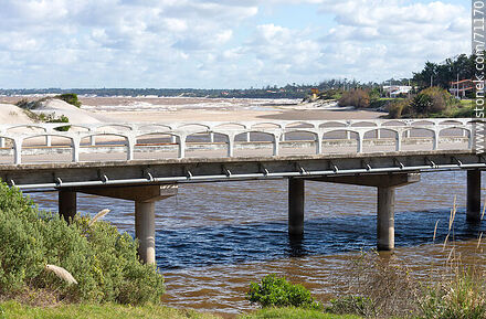 Miguel Perea promenade bridge over Sarandí creek - Department of Canelones - URUGUAY. Photo #71170