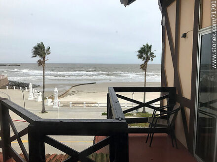 Vista desde el hotel Colón a la playa en invierno - Departamento de Maldonado - URUGUAY. Foto No. 71791