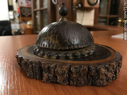 Antique counter bell of the Colón Hotel - Department of Maldonado - URUGUAY. Photo #71787