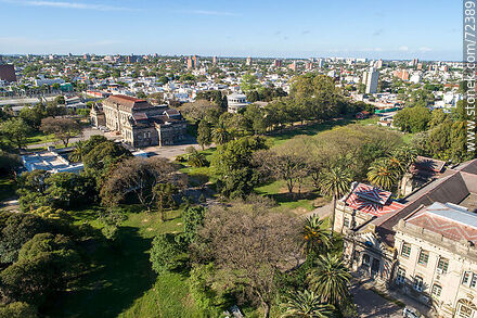 Vista aérea de la Facultad de Veterinaria en el barrio Buceo, 2020 - Departamento de Montevideo - URUGUAY. Foto No. 72389