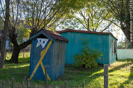 Shed behind the train station - Department of Florida - URUGUAY. Photo #72616