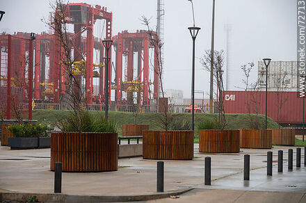 Cerrito and Juan Lindolfo Cuestas Streets. Sports Plaza. Port gantry cranes - Department of Montevideo - URUGUAY. Photo #72713