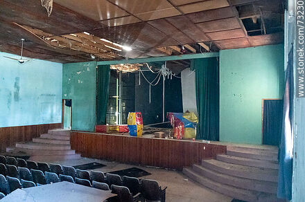 Interior del antiguo cine de Baygorria - Departamento de Durazno - URUGUAY. Foto No. 73230