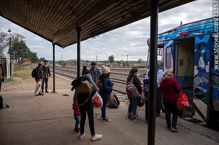 Tranqueras AFE Station. Passengers about to board the train - Department of Rivera - URUGUAY. Photo #73357