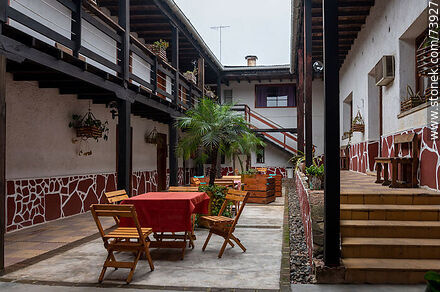 Instalaciones del hotel Artigas. Acceso a las habitaciones - Departamento de Rivera - URUGUAY. Foto No. 73927