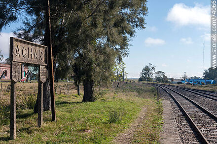 Estación de ferrocarril de pueblo Achar - Departamento de Tacuarembó - URUGUAY. Foto No. 74066