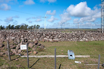 Large circular dry stone fence on the Peralta wind farm site - Tacuarembo - URUGUAY. Photo #74117