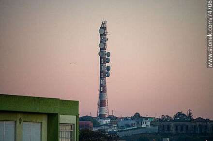 Microwave tower - Department of Cerro Largo - URUGUAY. Photo #74706