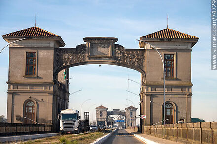 Baron de Maua Bridge. Border with Uruguay - Department of Cerro Largo - URUGUAY. Photo #74729