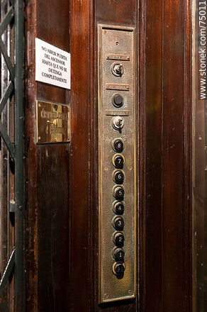 Old elevator button panel - Department of Montevideo - URUGUAY. Photo #75011