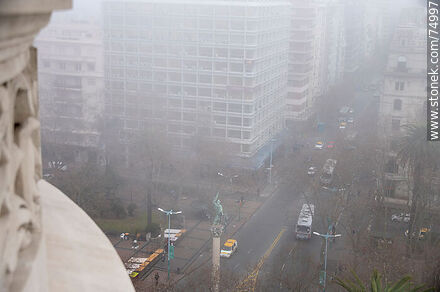 Fog in Plaza Cagancha - Department of Montevideo - URUGUAY. Photo #74997