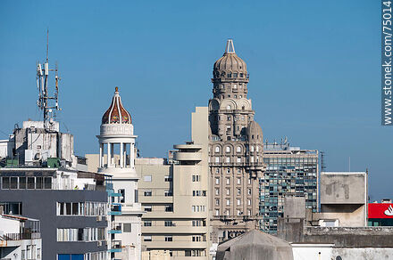 Cúpula del edificio Rex, Palacio Lapido, Palacio Salvo, edificio Ciudadela - Departamento de Montevideo - URUGUAY. Foto No. 75014