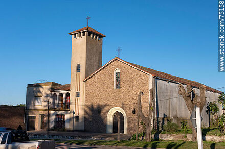 Parroquia San Juan Bautista - Departamento de Canelones - URUGUAY. Foto No. 75158