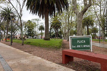 Plaza Artigas - Departamento de Durazno - URUGUAY. Foto No. 75370