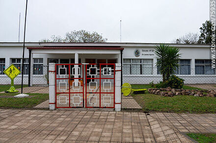 Escuela No. 28 Leonel Aguirre - Departamento de Florida - URUGUAY. Foto No. 75935