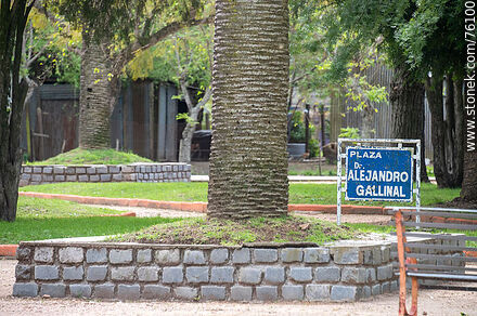 Plaza Alejandro Gallinal - Departamento de Florida - URUGUAY. Foto No. 76100