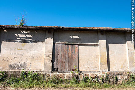 Yí Railway Station. Warehouse for freight cars - Durazno - URUGUAY. Photo #76154