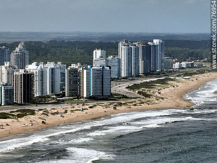 Aerial view of Playa Brava, the promenade and the adjacent towers. - Punta del Este and its near resorts - URUGUAY. Photo #76954