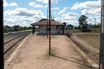 Victor Sudriers train station. Station platforms - Department of Canelones - URUGUAY. Photo #77595