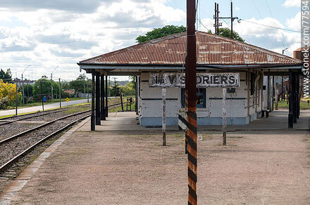 Estación de trenes Víctor Sudriers. Andenes de la estación - Departamento de Canelones - URUGUAY. Foto No. 77594