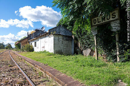 Olmos train station. Station sign - Department of Canelones - URUGUAY. Photo #77652