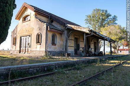 Estación de trenes Presidente Getulio Vargas. Andén - Departamento de Cerro Largo - URUGUAY. Foto No. 77923
