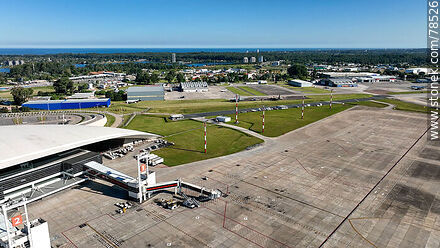 Vista aérea del Aeropuerto Carrasco - Departamento de Canelones - URUGUAY. Foto No. 78526