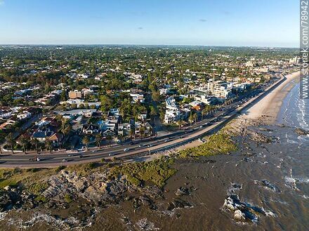 Foto aérea de la rambla de playa Verde - Departamento de Montevideo - URUGUAY. Foto No. 78942