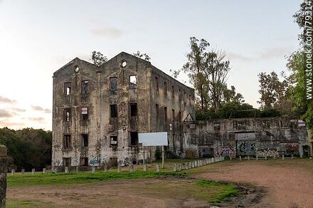 Remains of the old Lavagna mill - Department of Maldonado - URUGUAY. Photo #79314