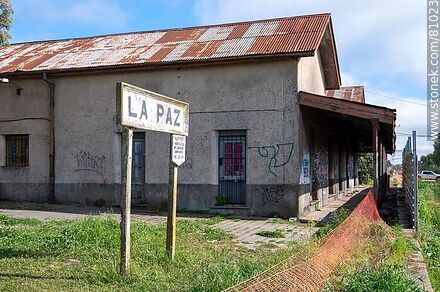 Estación de trenes de La Paz. Cartel de la estación - Departamento de Canelones - URUGUAY. Foto No. 81023