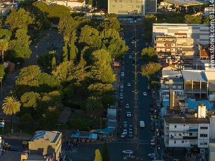 Vista aérea de la ciudad de Rivera. Bulevar 33 Orientales - Departamento de Rivera - URUGUAY. Foto No. 81214