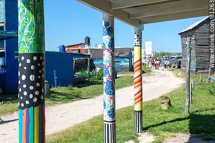 Decorated columns - Department of Rocha - URUGUAY. Photo #81263